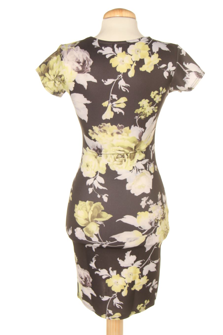 Robe casual Boohoo de la taille 36, de couleur fleurs