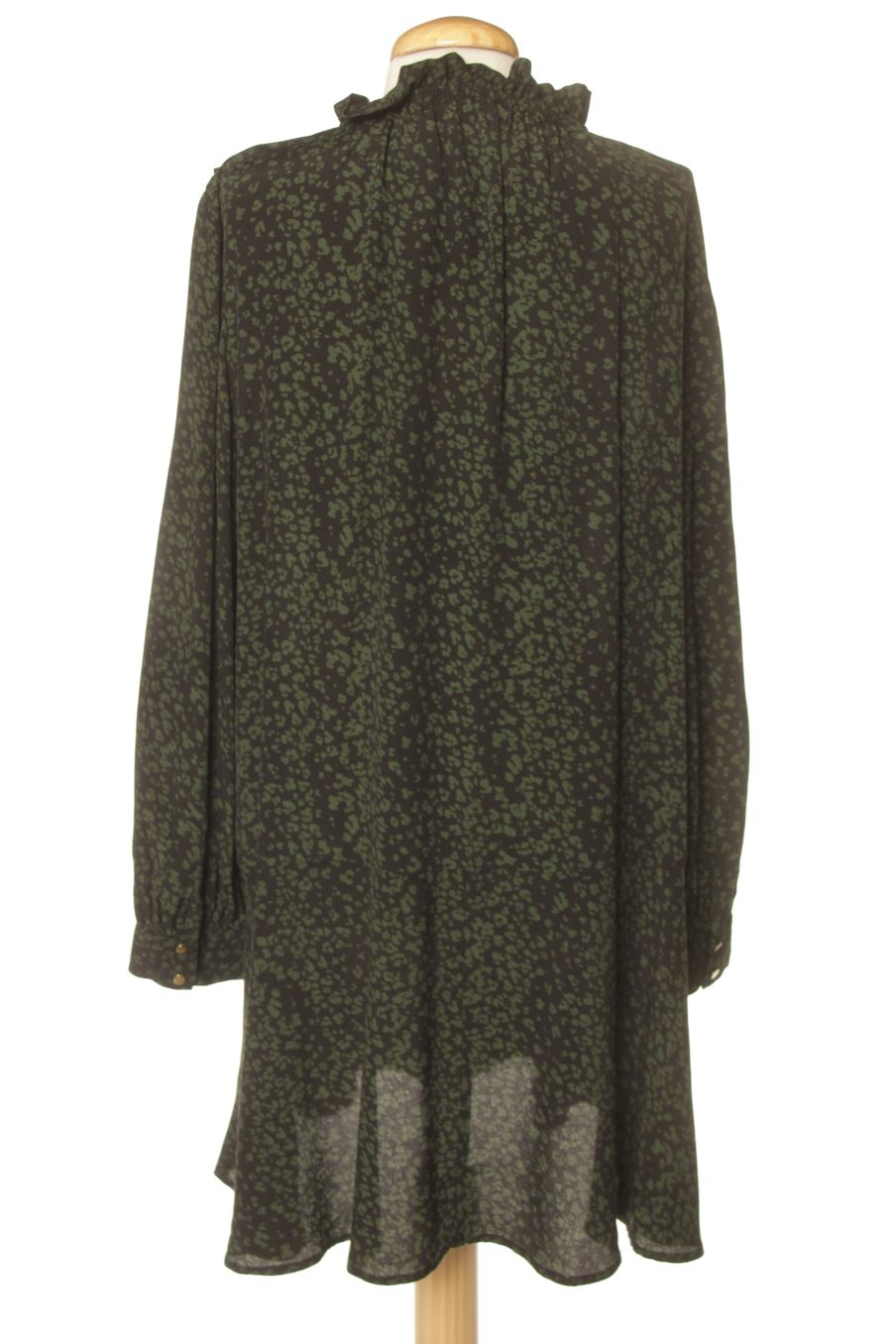 Vestido casual de Zara de la talla XL, de color estampado