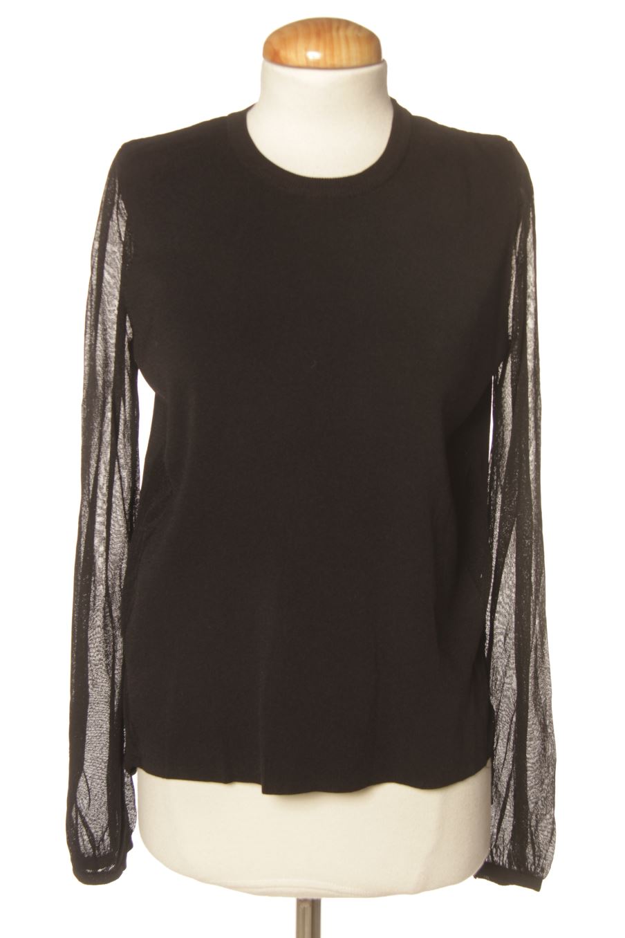 Pull Zara de la taille M, de couleur noir