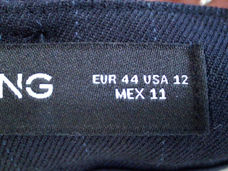 Pantalon Mango de la taille 44, de couleur bleu marine