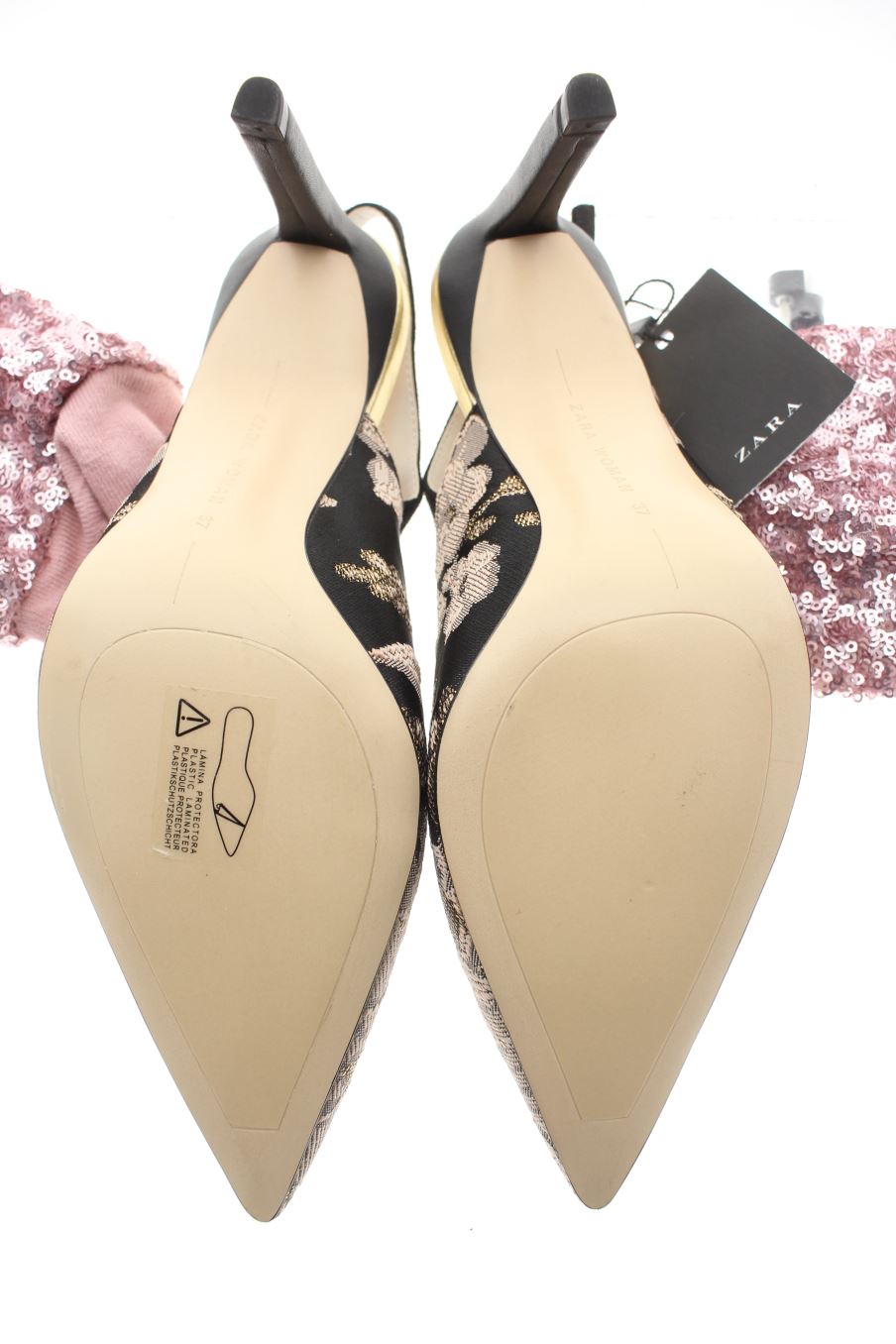 Zapatos de tacon de Zara de la talla 37, de color estampado de