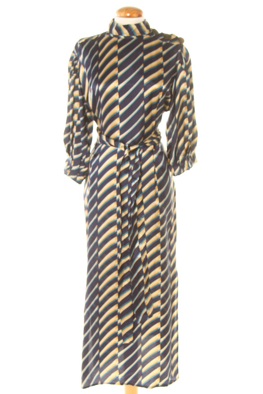 Robe casual Zara de la taille M, de couleur rayures