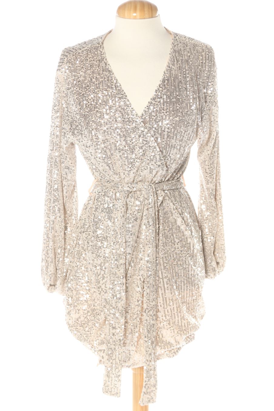 Aufwändiges Kleid von Boohoo Größe 36, Farbe Silbern, für