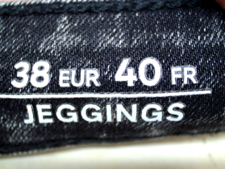 Jeans C&A de la taille 40, de couleur gris de denim