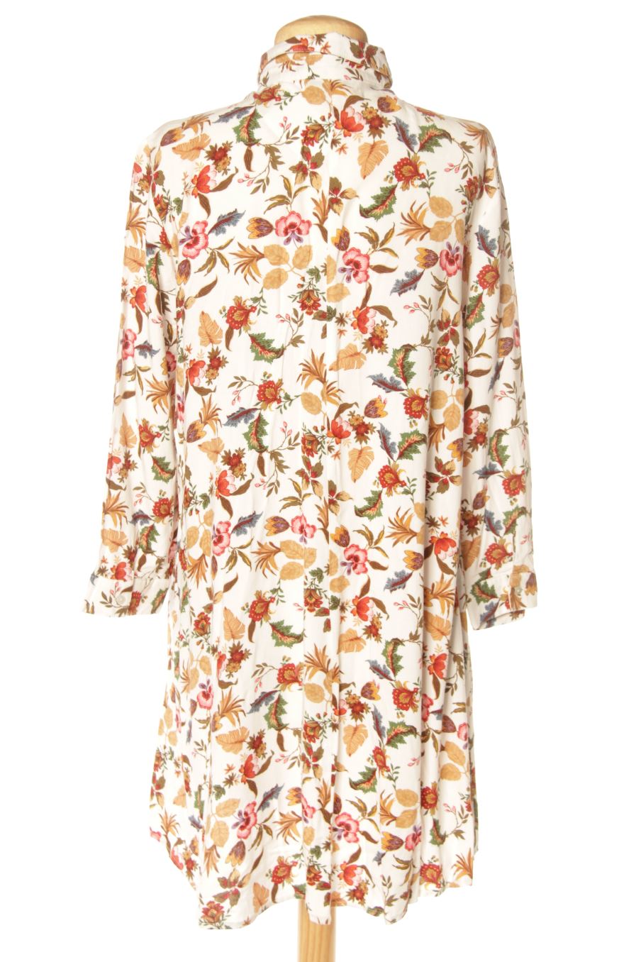Robe casual Stradivarius de la taille S, de couleur fleurs
