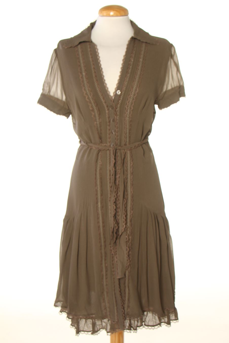 Aufwändiges Kleid von Caroll Größe 38, Farbe Grau, für