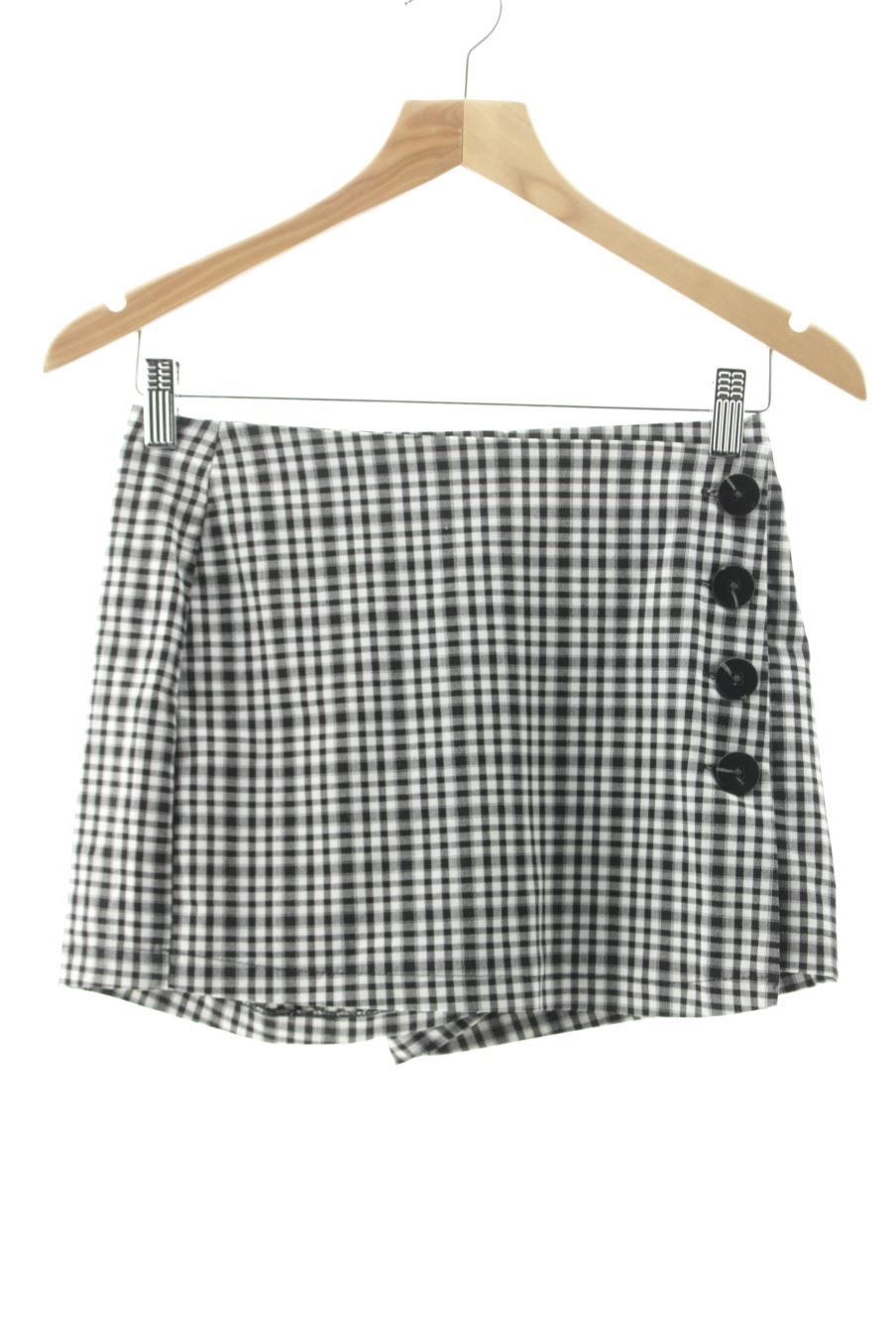 Pantalón corto de Bershka de la talla 36, de color cuadros