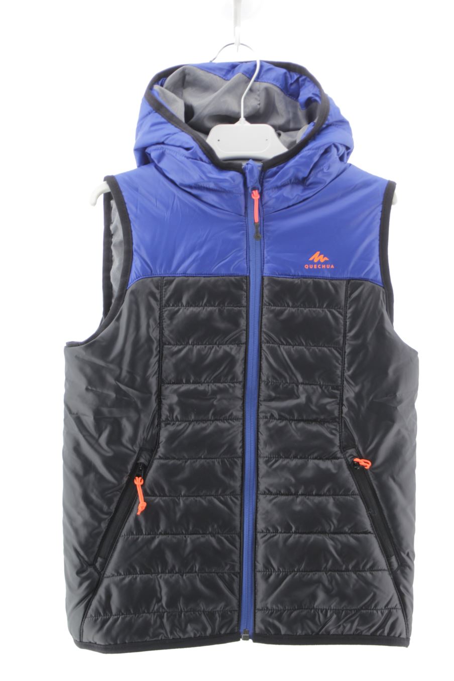 Chaleco de abrigo de Quechua (DECATHLON) de la talla 7 años de segunda mano