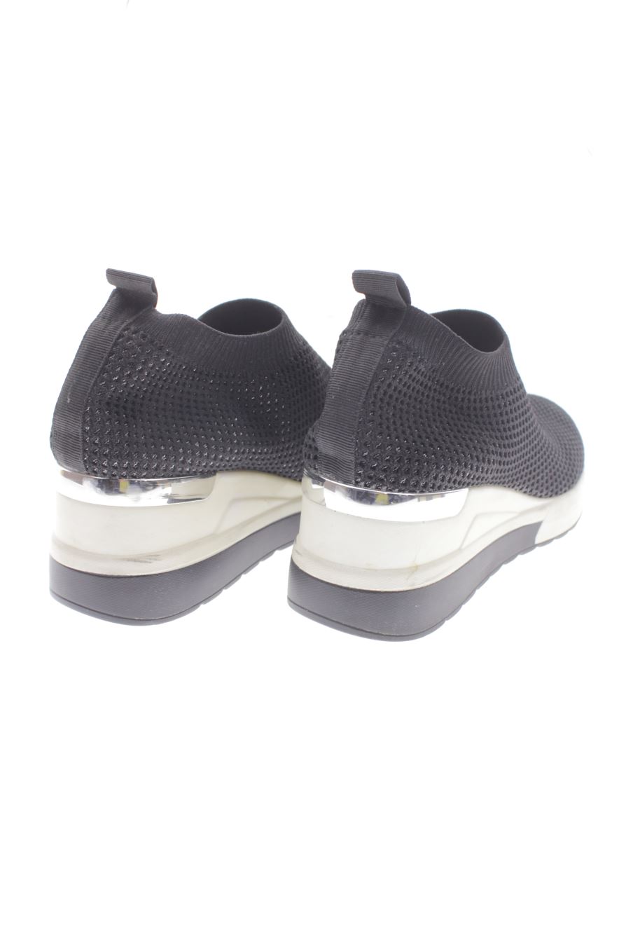 Deportivos de Mellisa de la talla 39, de color negro de