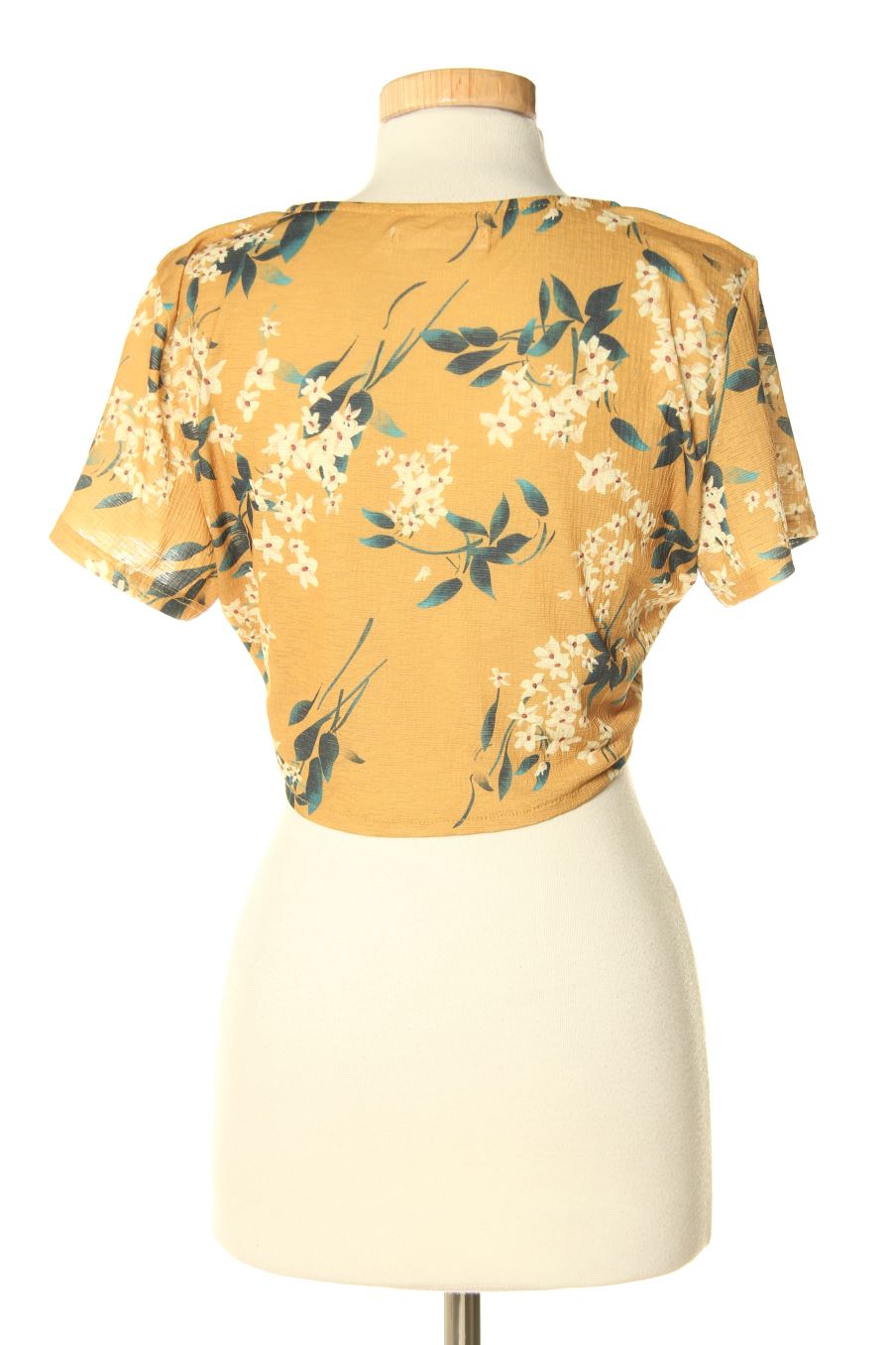 Top Pull & Bear de la taille M, de couleur fleurs