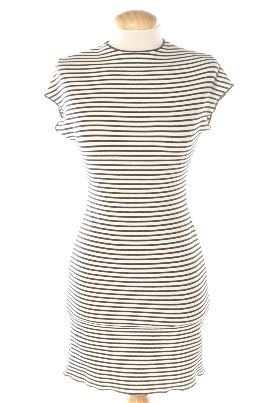 Robe casual Zara de la taille S, de couleur rayures