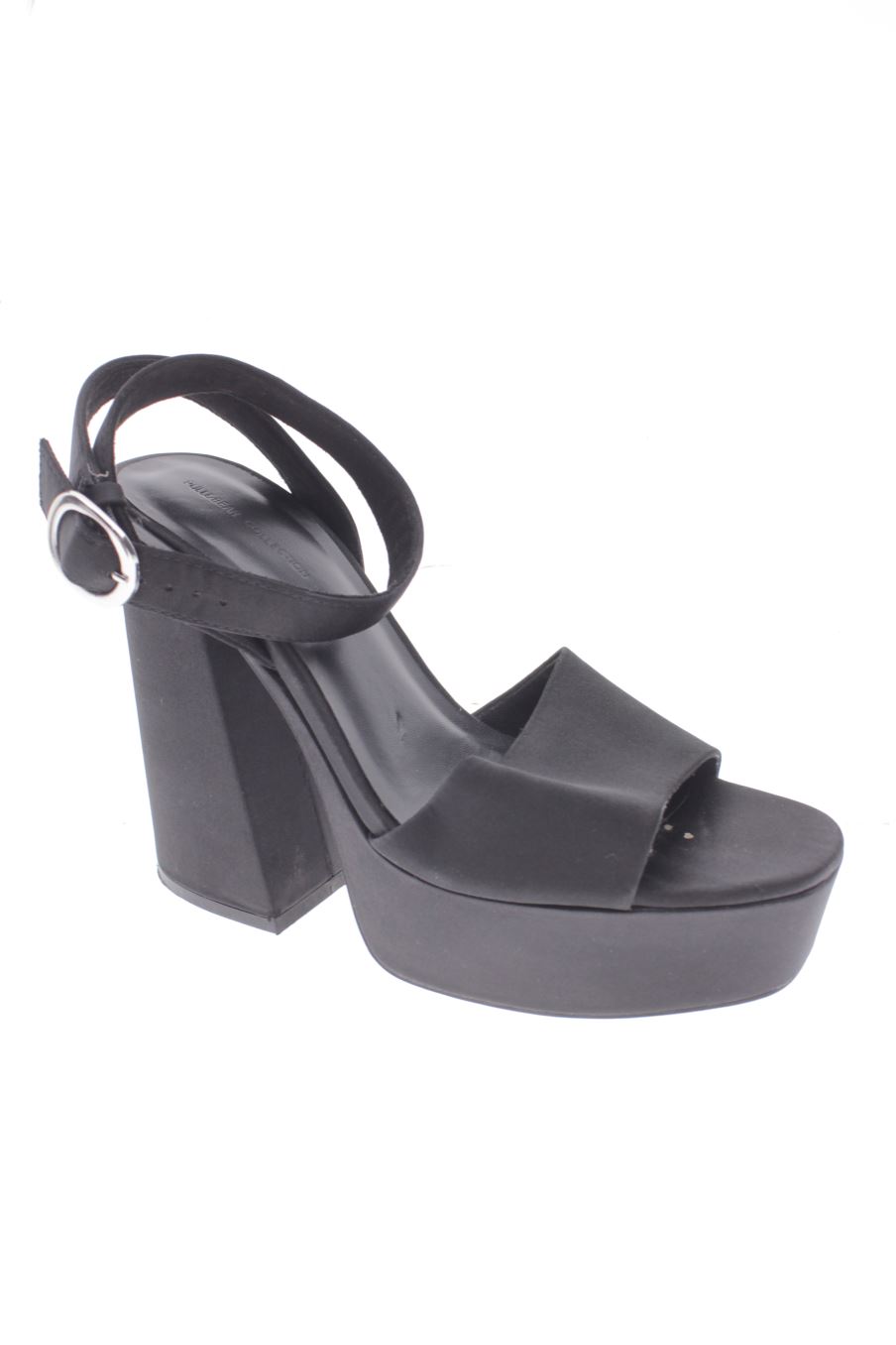 Sandalias tacon de Pull & Bear de la talla 39, de color negro de