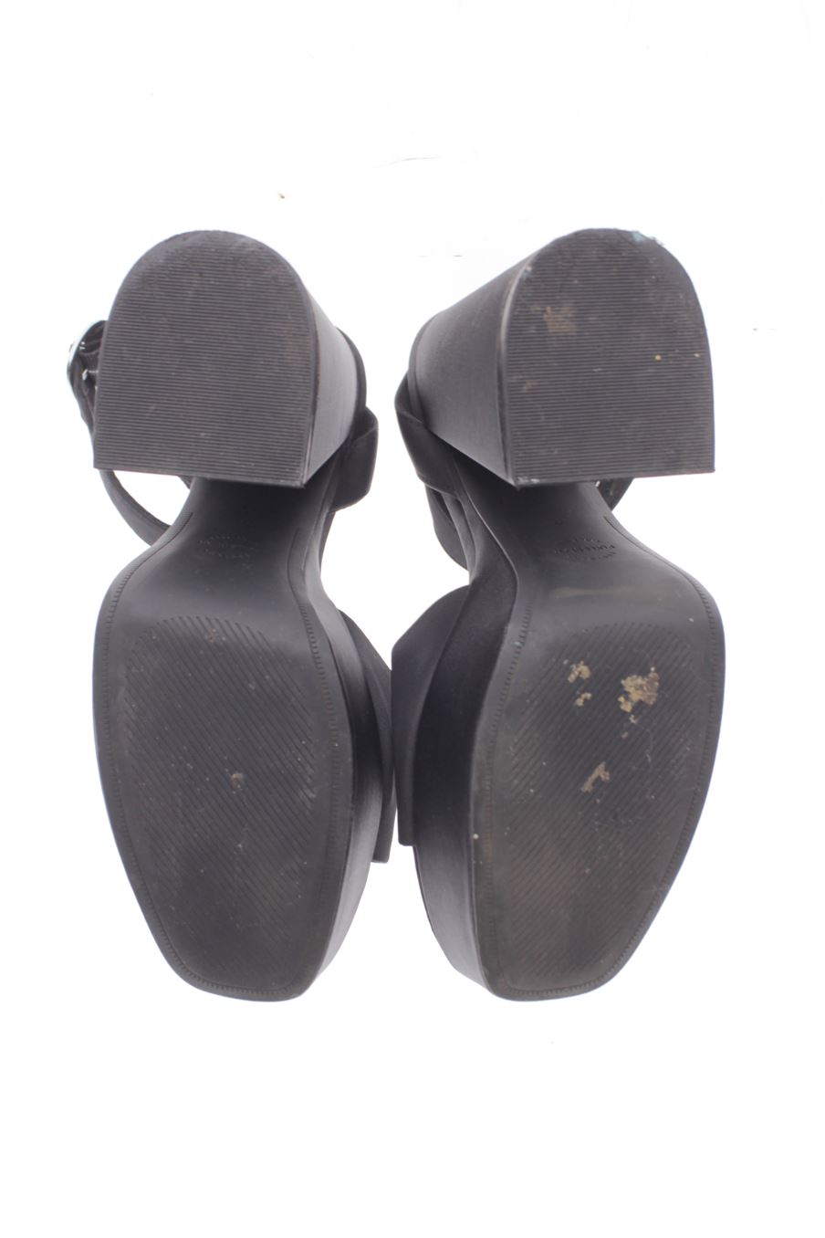 Sandalias tacon de Pull & Bear de la talla 39, de color negro de