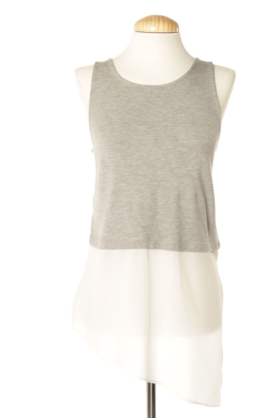 Top Stradivarius de la taille S, de couleur gris