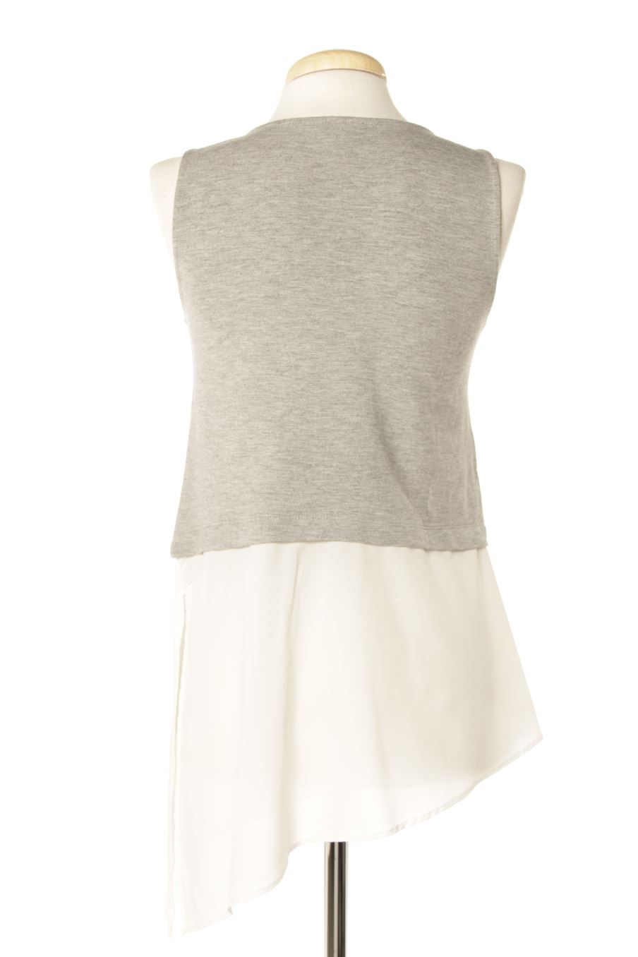 Top Stradivarius de la taille S, de couleur gris