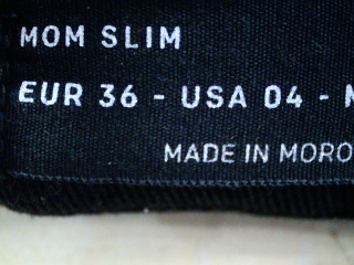 Jeans Stradivarius de la taille 36, de couleur noir de denim