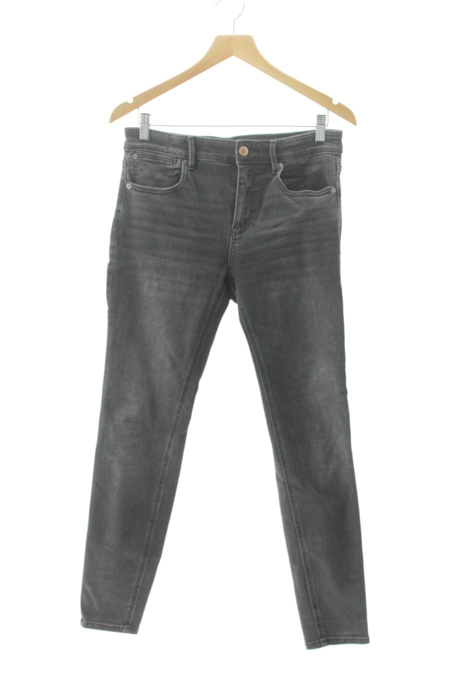 Jeans Stradivarius de la taille 40, de couleur noir de denim