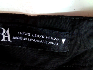 Pantalon Zara de la taille XS, de couleur noir