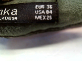 Vaqueros de Bershka de la talla 36, de color verde de ropa vaquera