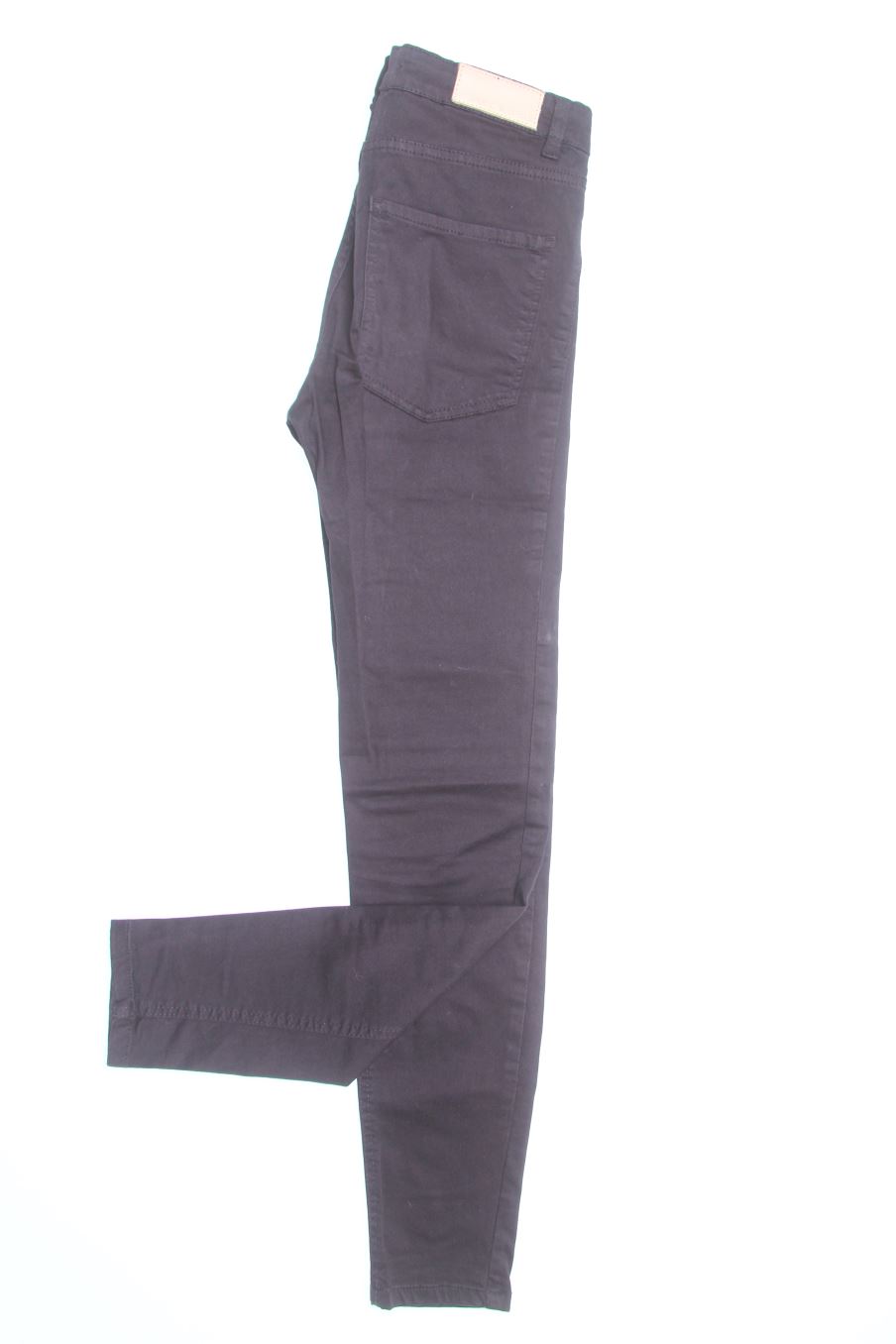 Jeans Pull & Bear de la taille 34, de couleur noir de denim