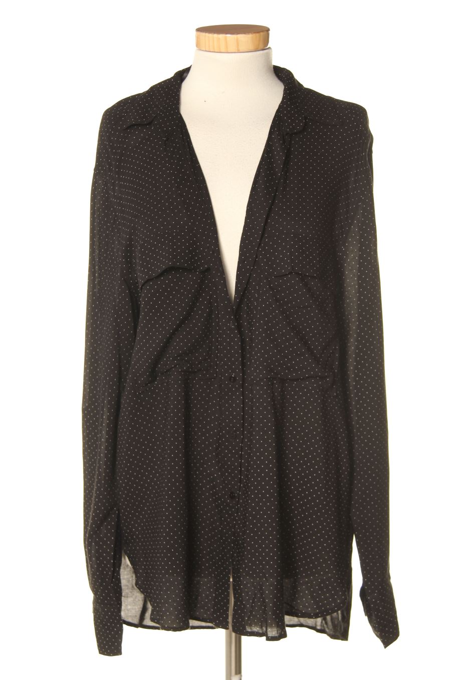 Camisa de Zara de la talla L, de color negro