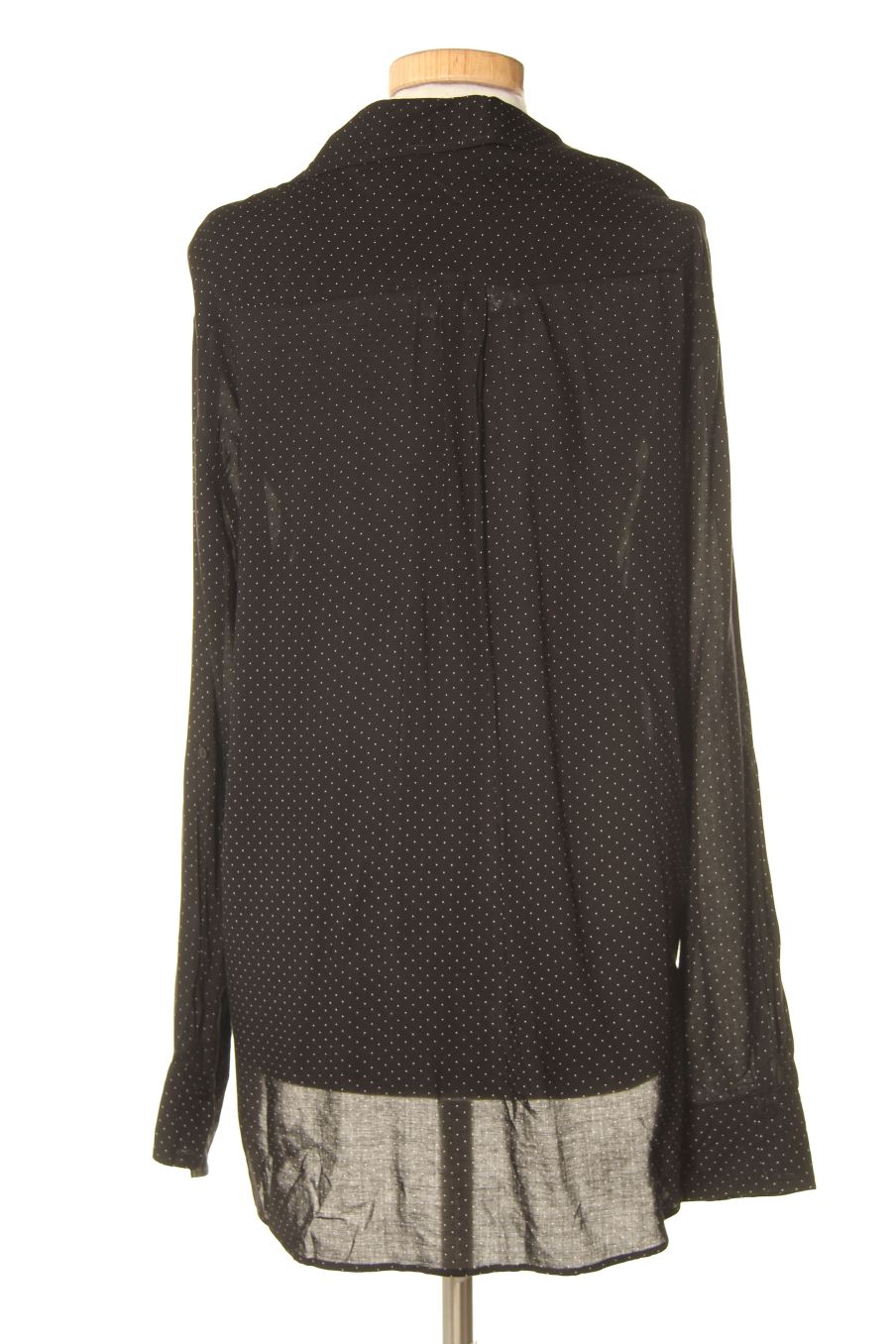 Camisa de Zara de la talla L, de color negro