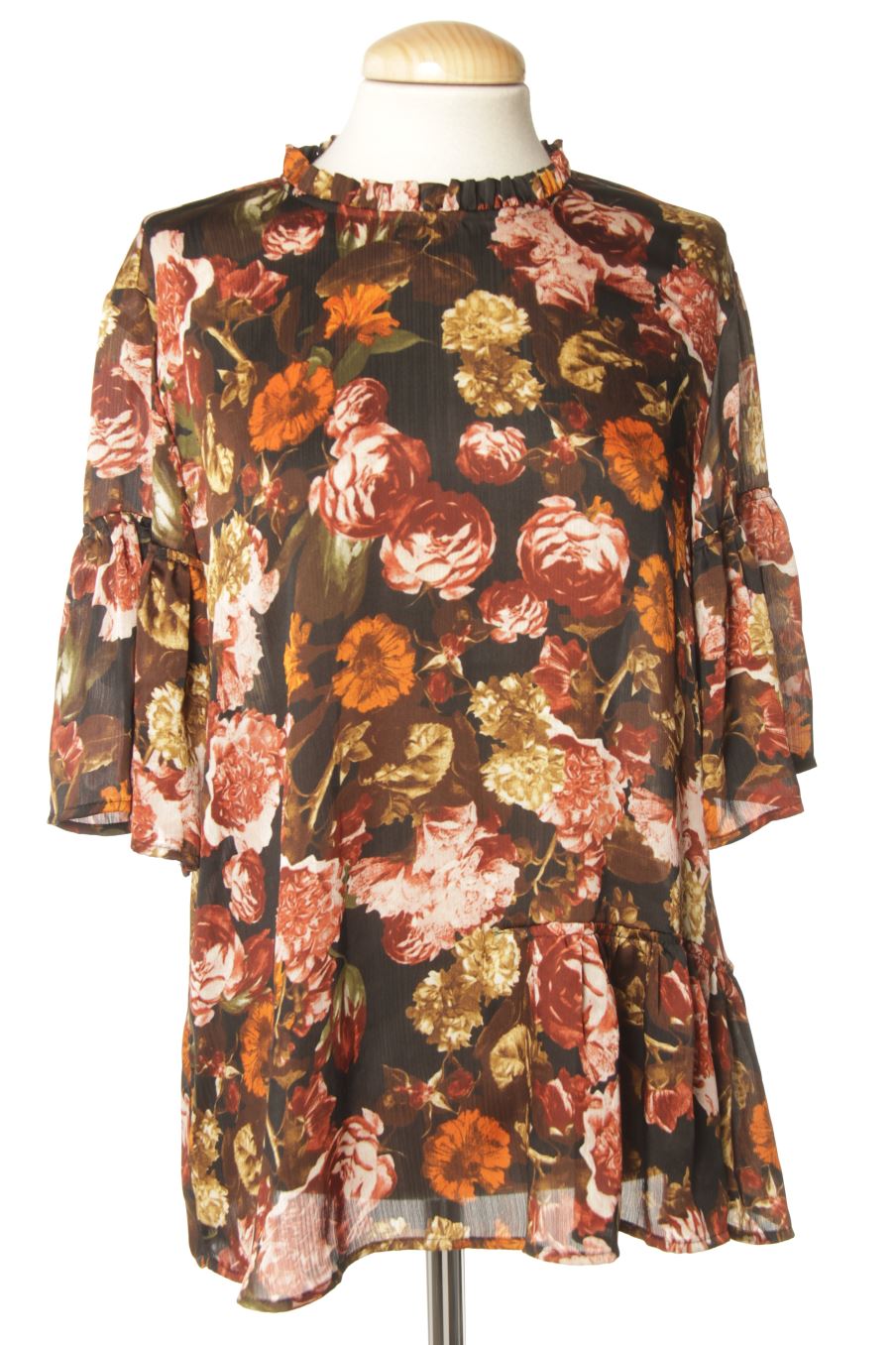 Blusa de manga corta de H&M de la talla 44, de color flores