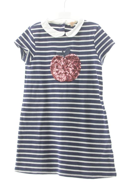 Aufwändiges Kleid