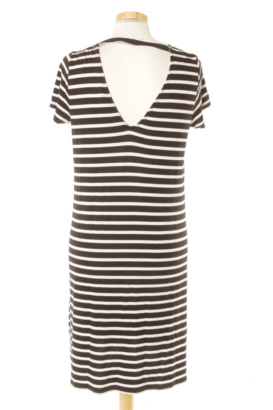 Robe casual Only de la taille M, de couleur rayures