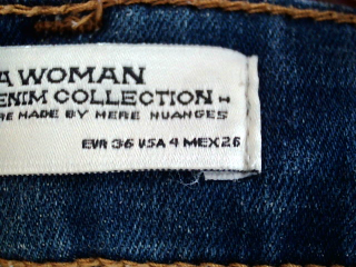 Jeans Zara de la taille 36, de couleur bleu de denim
