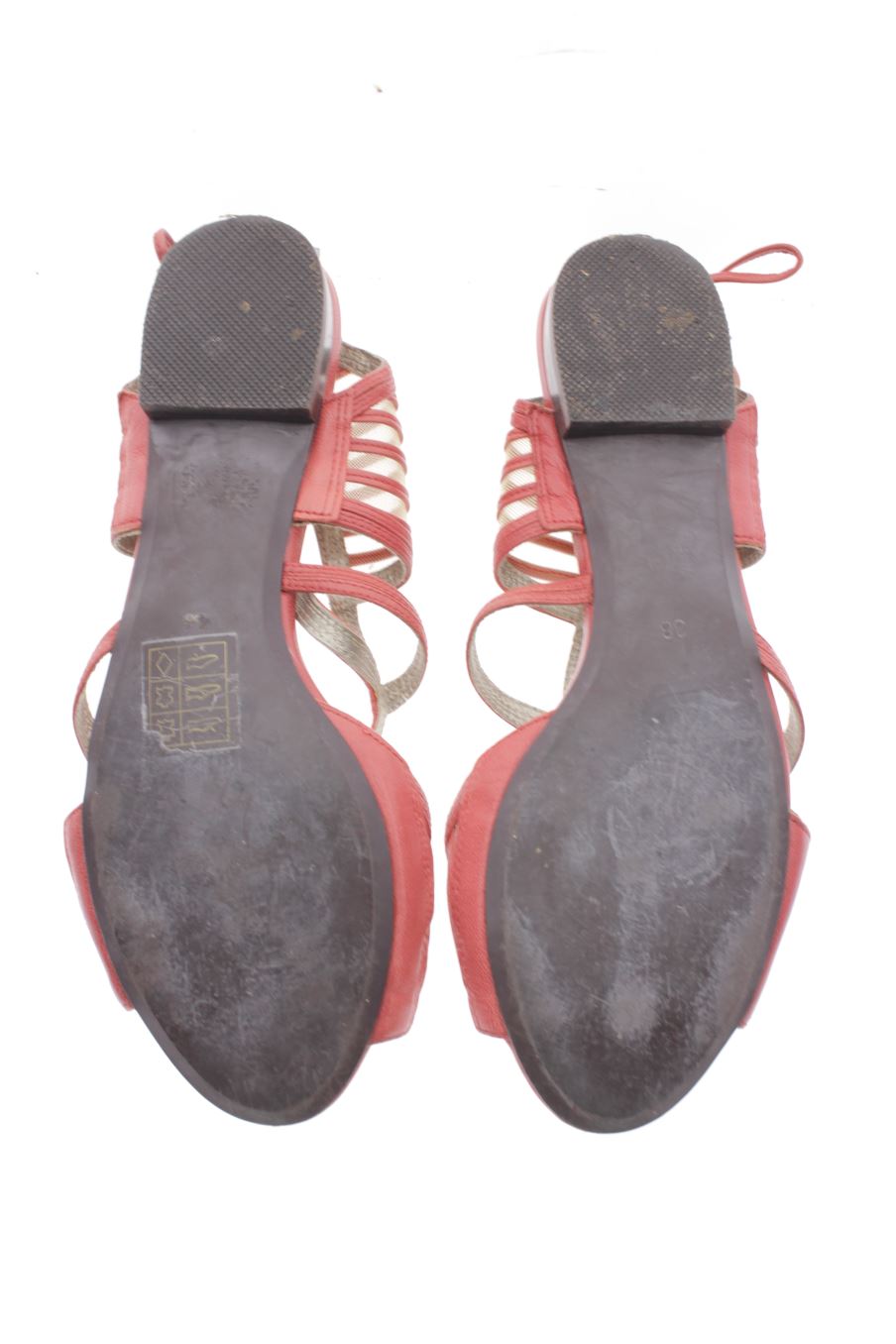 Sandalias planas de Adolfo Dominguez de la talla 38, de color rosa de