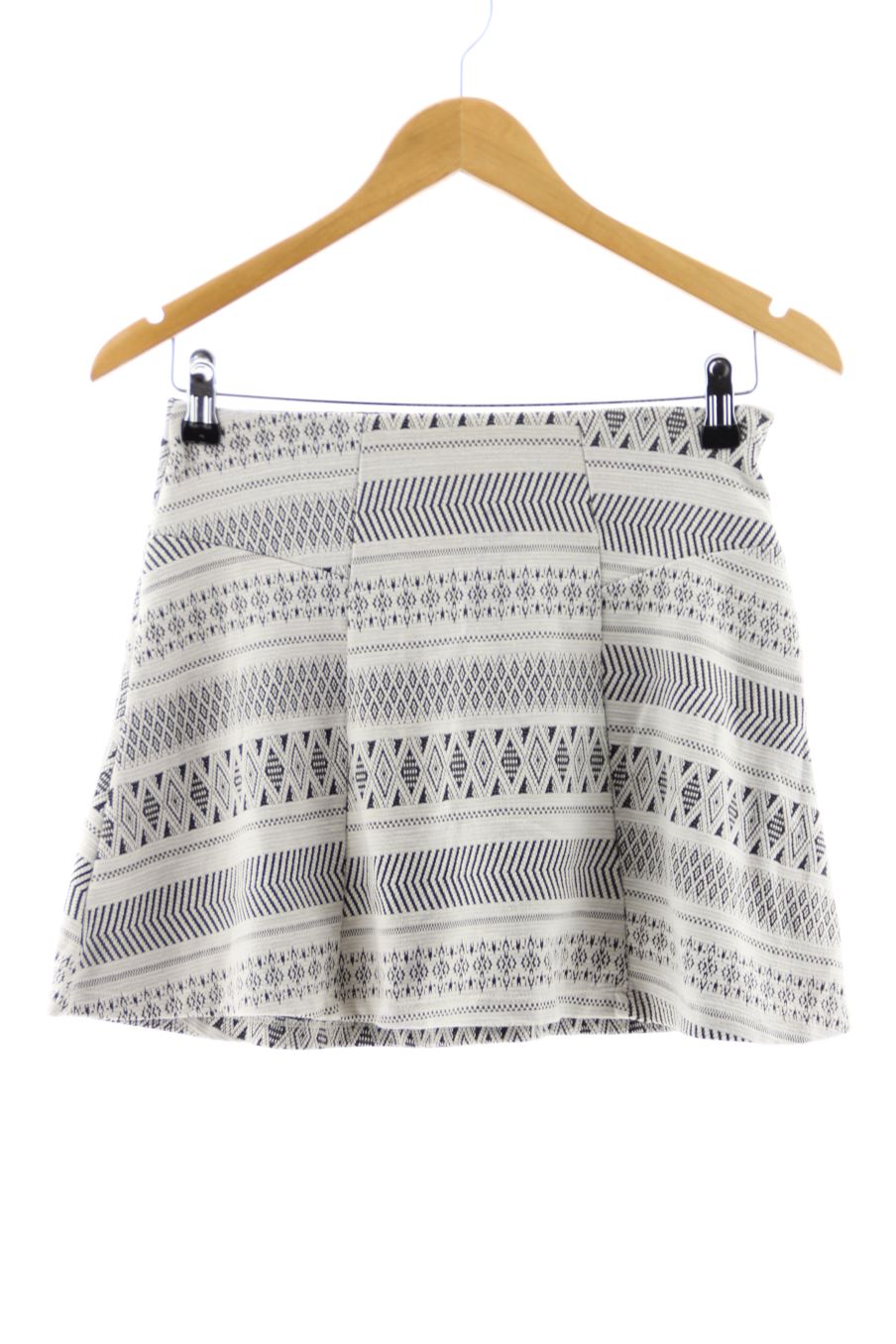 Falda de Bershka de la talla S, de color blanco