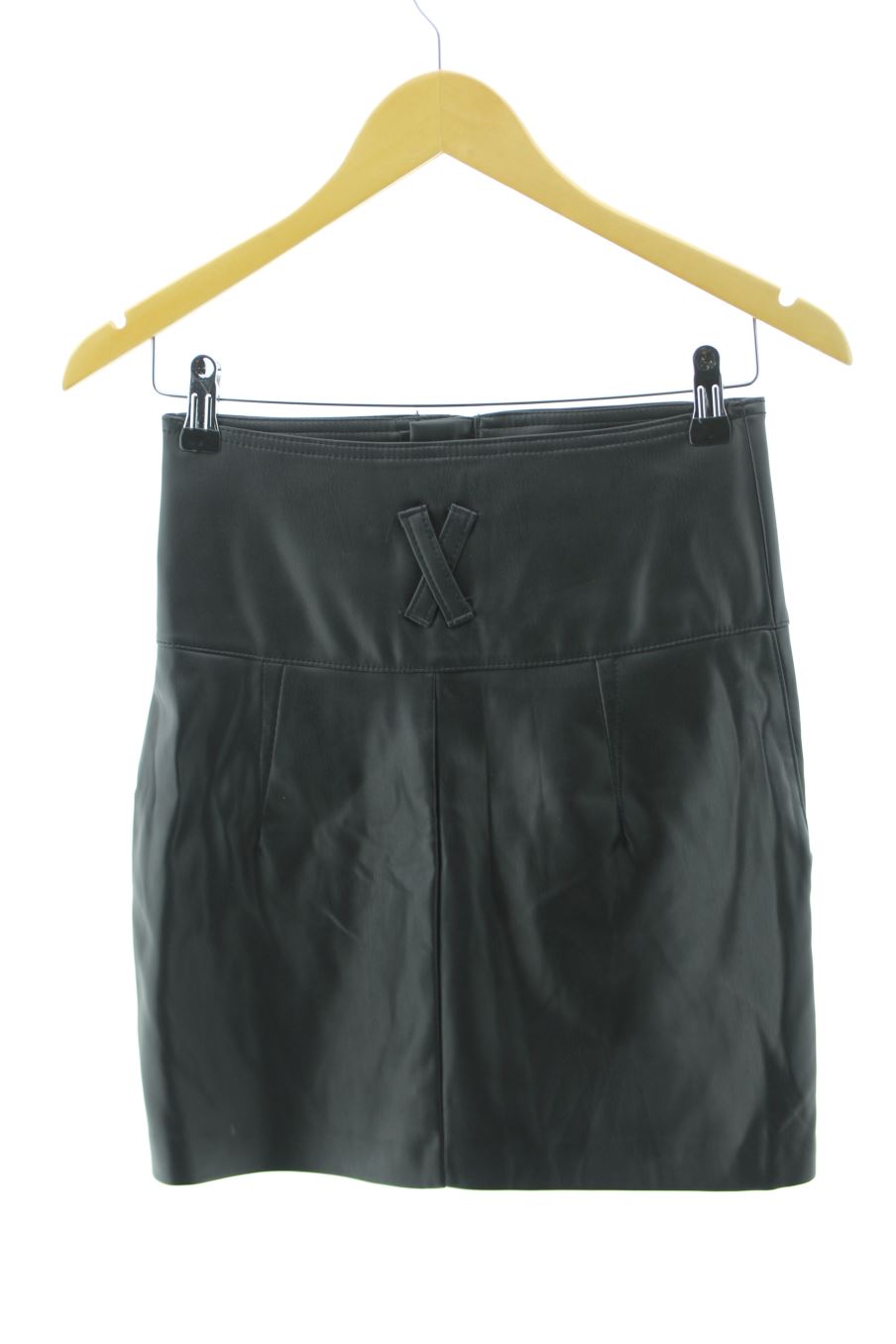 Jupe Bershka de la taille S, de couleur noir de synthétique