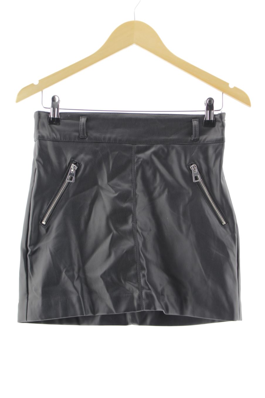 Jupe Bershka de la taille M, de couleur noir de synthétique