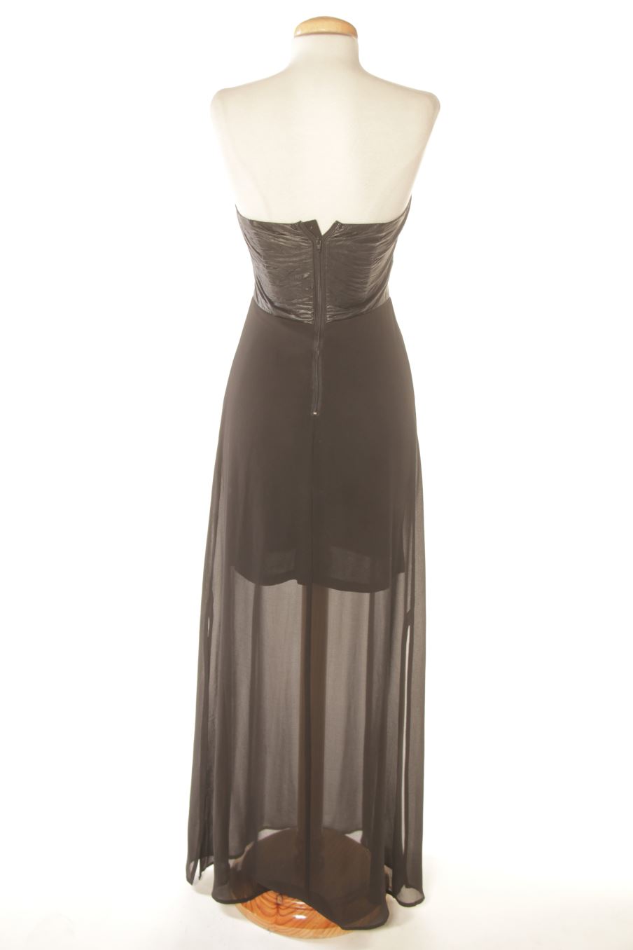 Robe H&M de la taille 34, de couleur noir