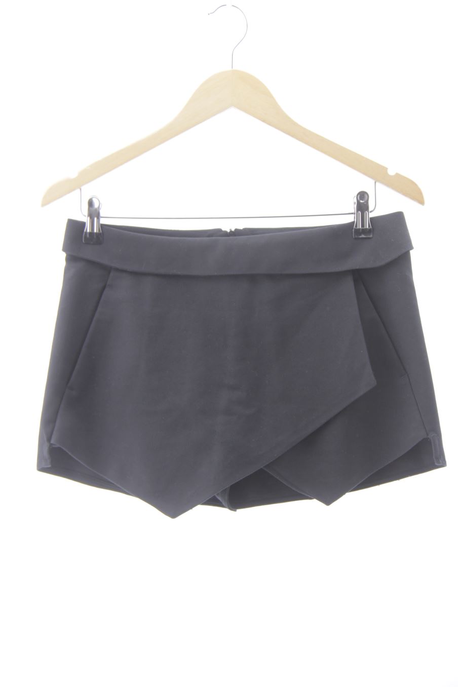 Shorts Zara de la taille S, de couleur noir