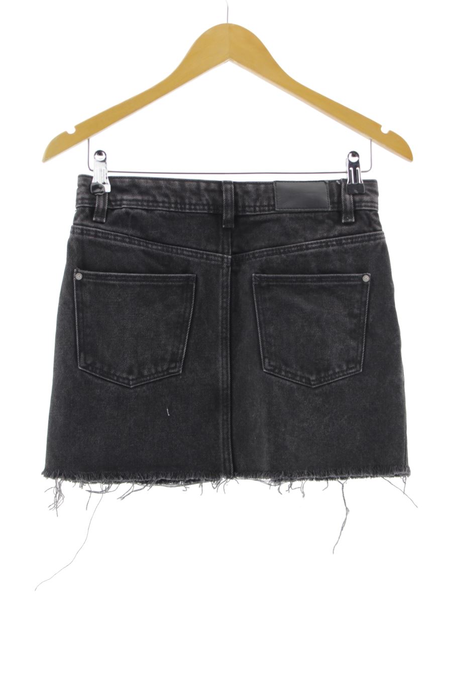 Faldas de Trf (ZARA) de la talla XS, de color negro de ropa vaquera