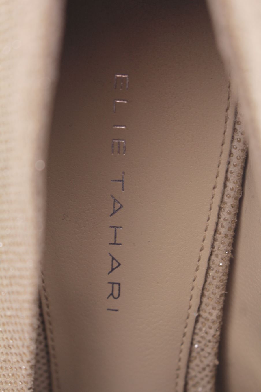 Zapatos de tacon de Elie Tahari de la talla 38, de color beige de