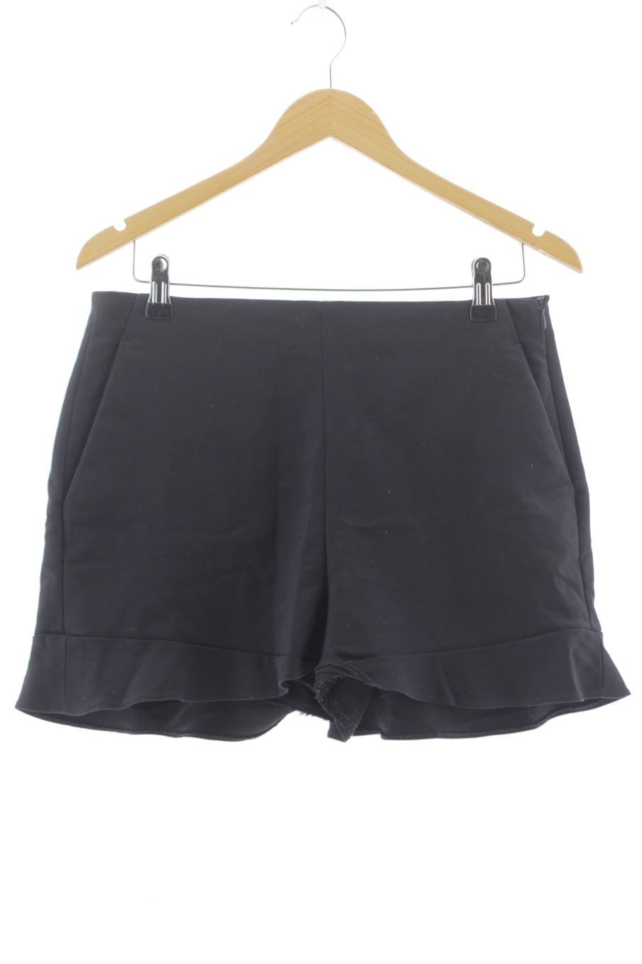 Shorts Zara de la taille L, de couleur noir