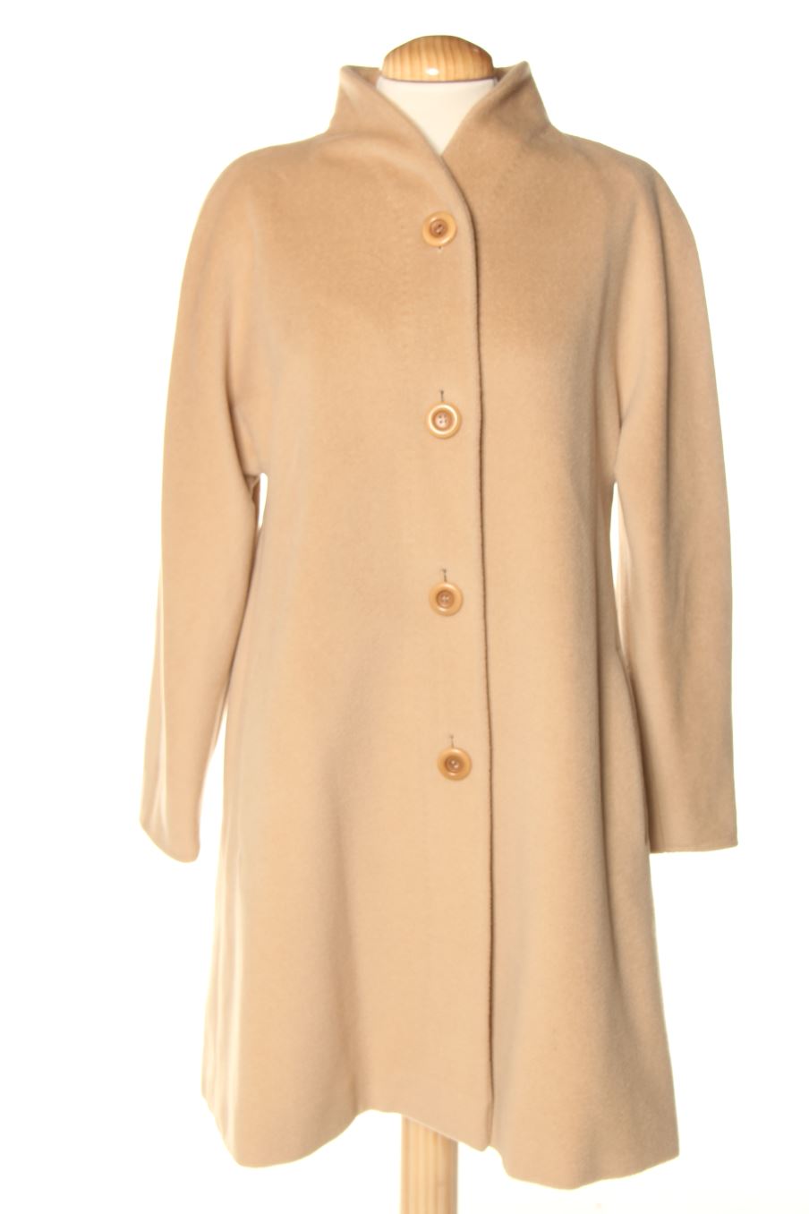 Abrigo de Piacenza 1733 de la talla 40, de color beige