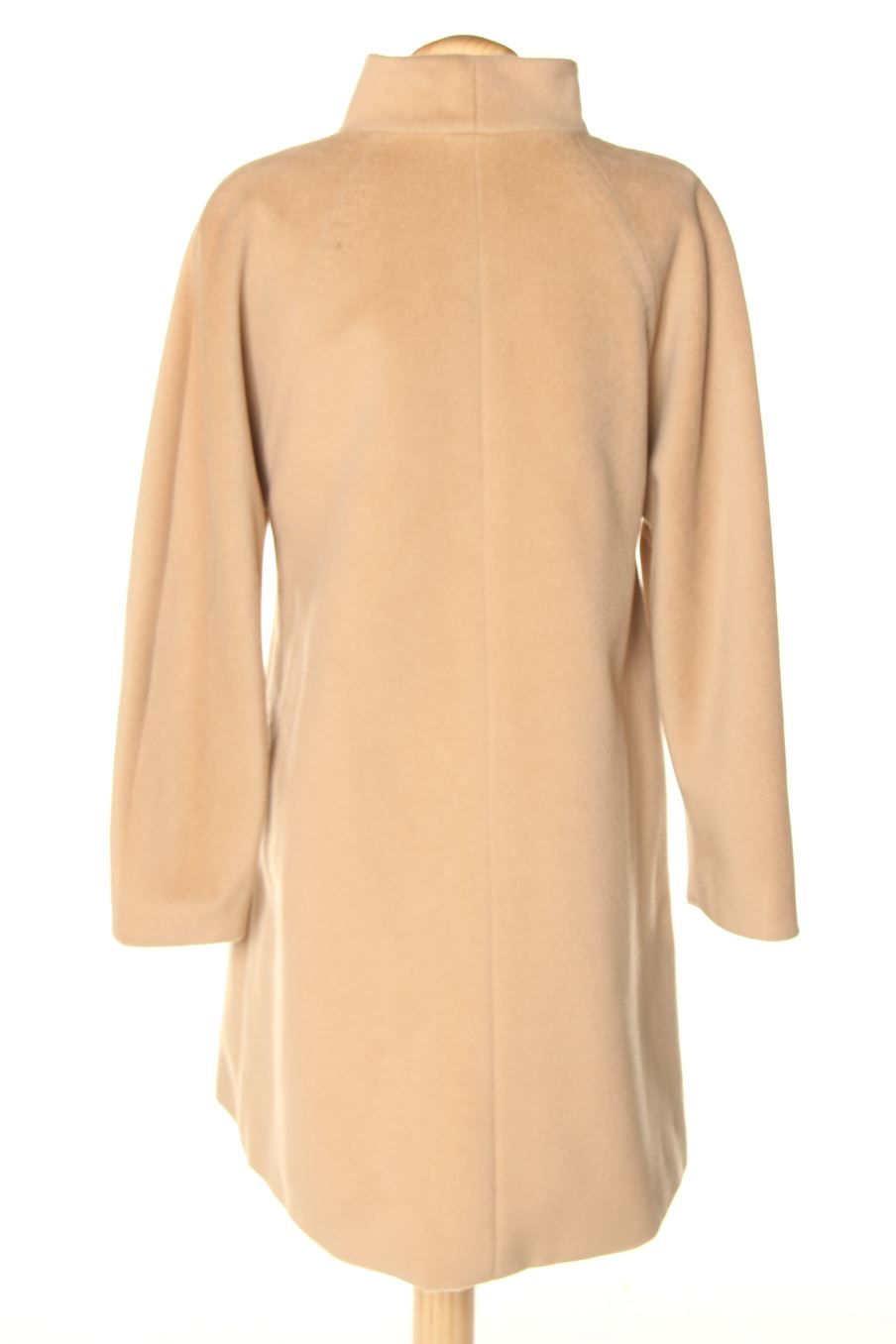 Abrigo de Piacenza 1733 de la talla 40, de color beige