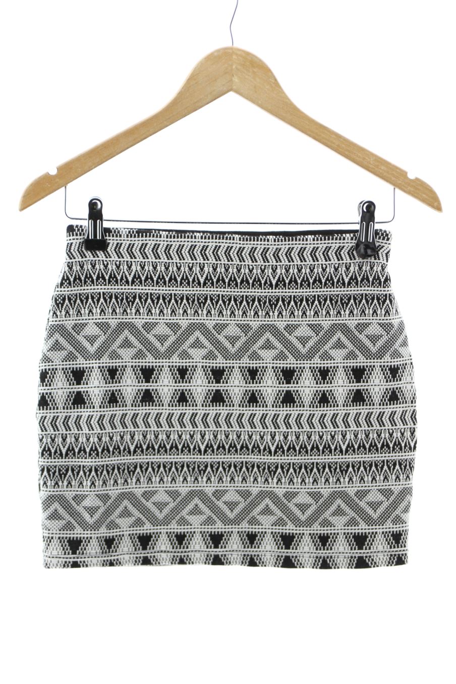 Falda de Bershka de la talla S, de color negro