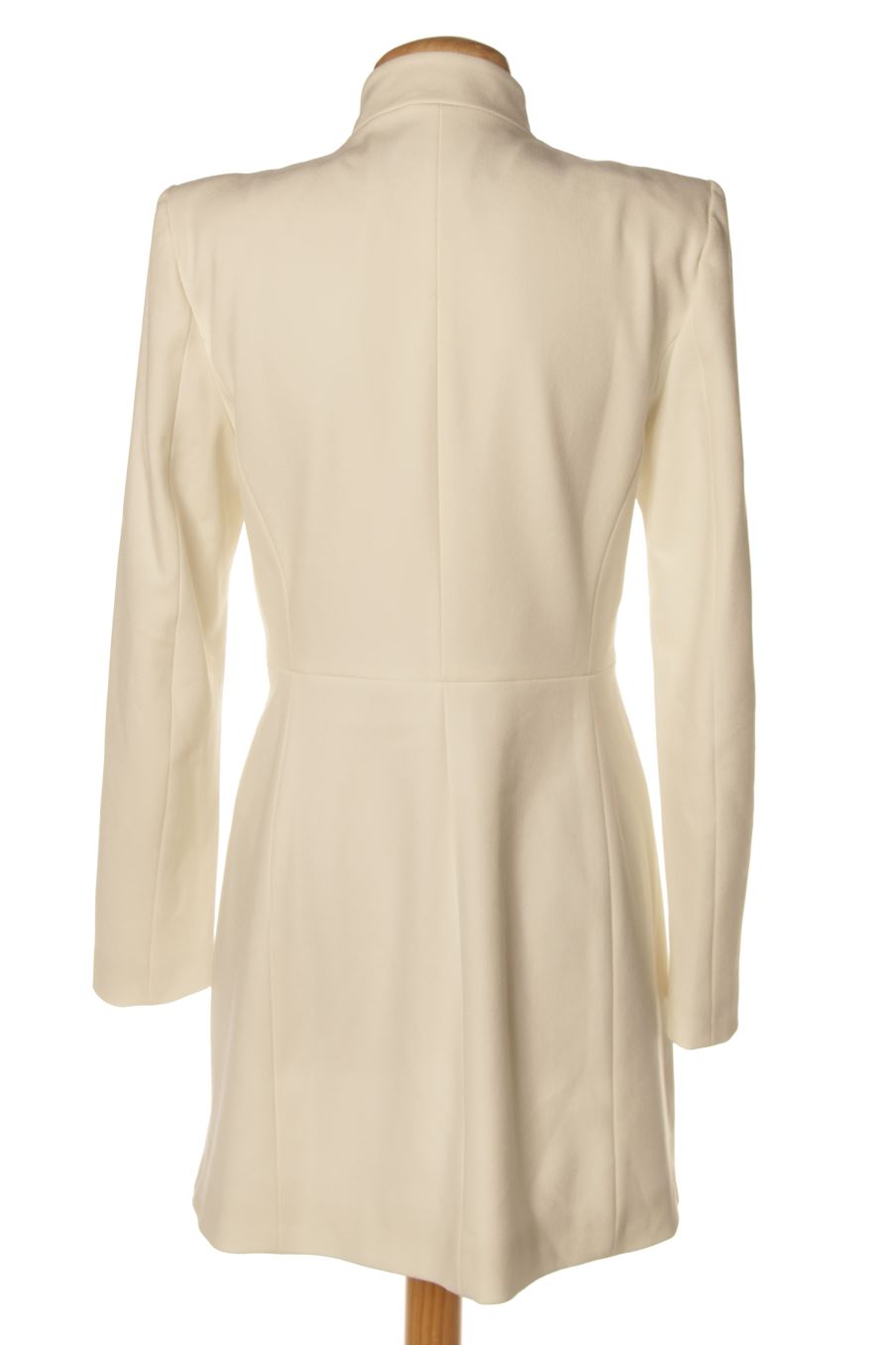 Abrigo de Zara de la talla M, de color blanco