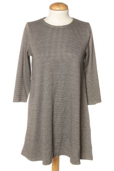 Vestido casual S Stradivarius, foto 1 de 2