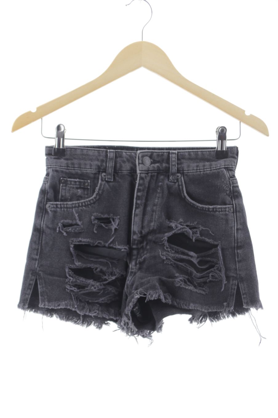 Shorts Pull & Bear de la taille 32, de couleur noir de denim