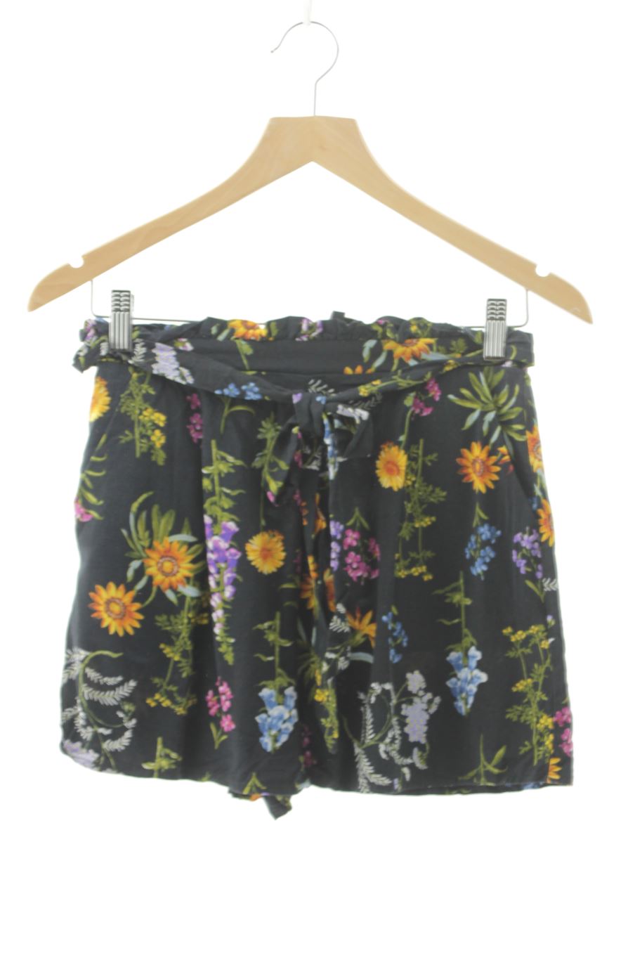 Shorts Stradivarius de la taille S, de couleur fleurs