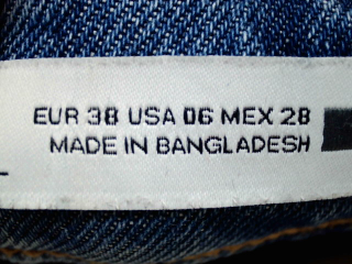 Jeans Zara de la taille 38, de couleur bleu de denim