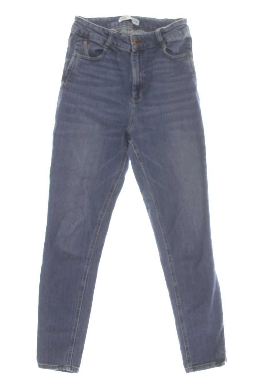 Jeans Zara de la taille 38, de couleur bleu de denim