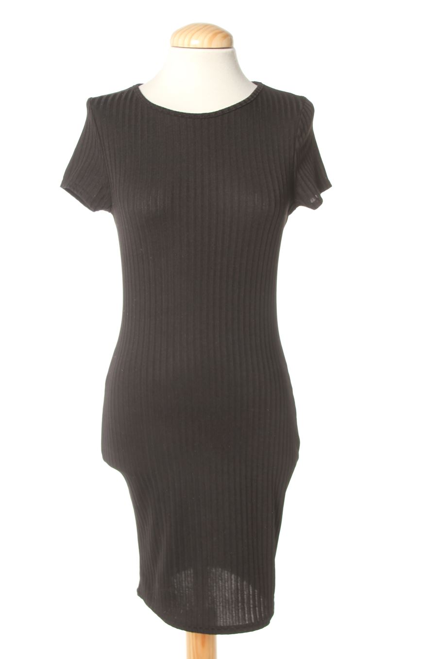 Robe casual Boohoo de la taille 40, de couleur noir