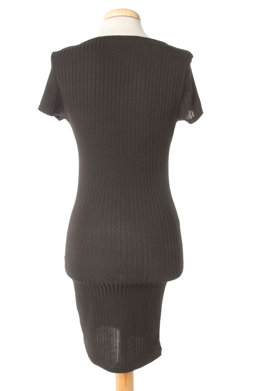 Robe casual Boohoo de la taille 40, de couleur noir